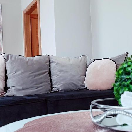 Cosmopolitan Apartament Z Bezplatnym, Prywatnym Parkingiem W Hali Garazowej Torun Exterior photo