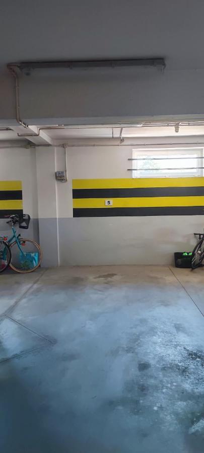 Cosmopolitan Apartament Z Bezplatnym, Prywatnym Parkingiem W Hali Garazowej Torun Exterior photo