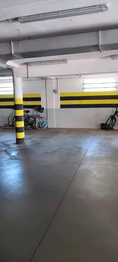 Cosmopolitan Apartament Z Bezplatnym, Prywatnym Parkingiem W Hali Garazowej Torun Exterior photo